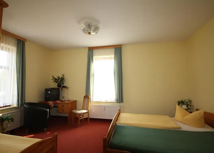 Schmiedeschaenke Гостевой дом Boxdorf